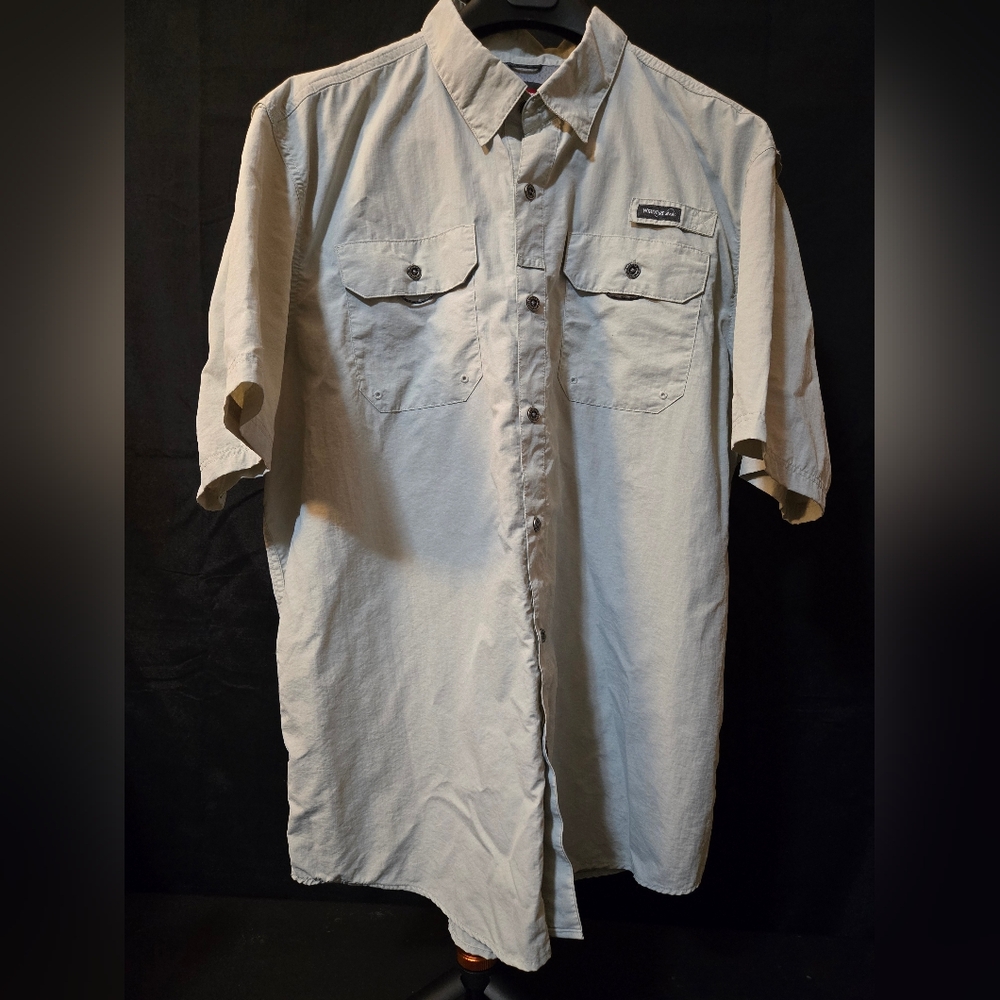 Wrangler Angler AT Mens Size XL Short Sleeve button down shirt with breathable m